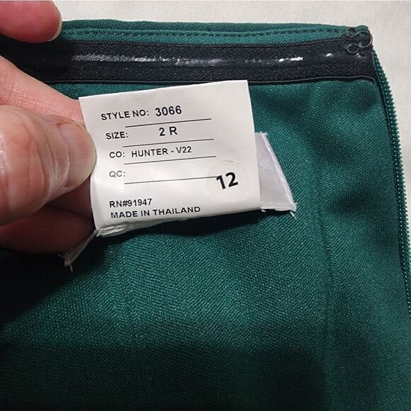 JUMPSUIT WITH POCKETS IN HUNTER GREEN by Dessy Collection - Picture 8 of 8
